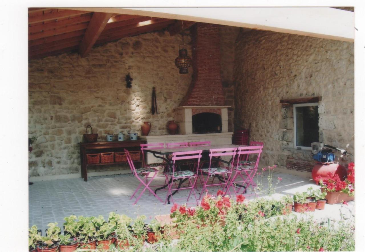 Clos Des Hirondelles Jau-Dignac-et-Loirac Exterior photo